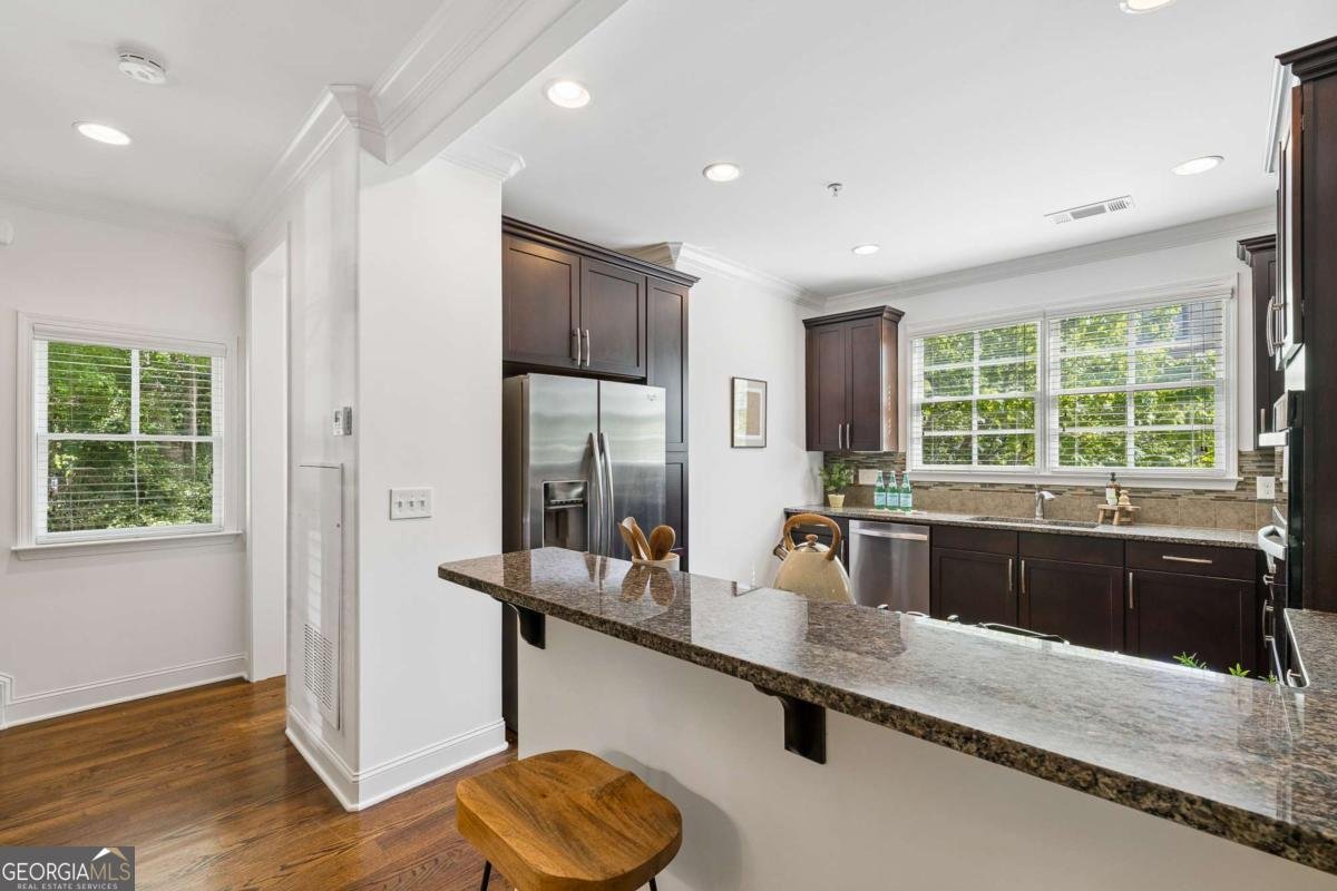 255 Southerland Terrace Atlanta - Photo 16
