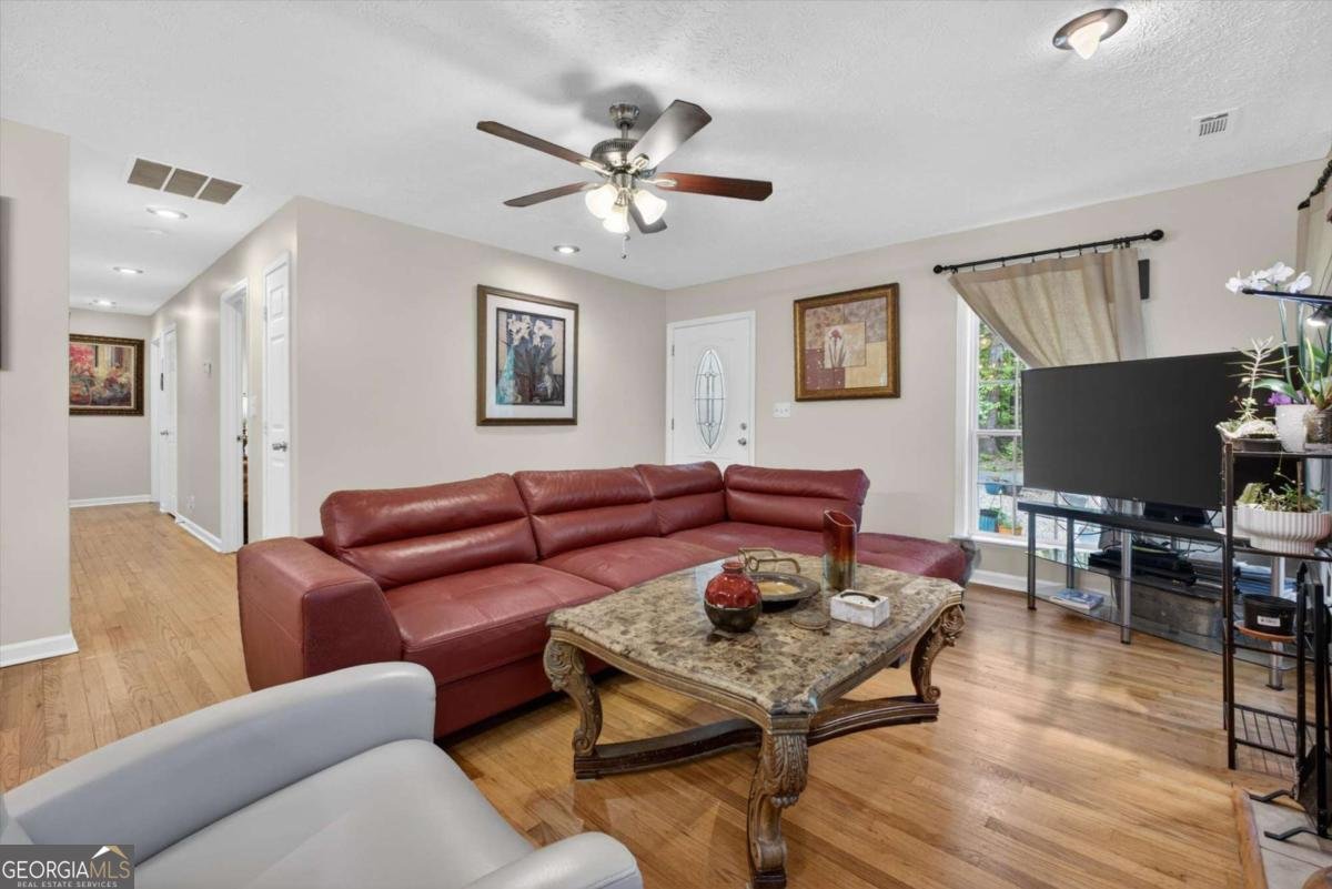 2298 Holly Court Cumming - Photo 18