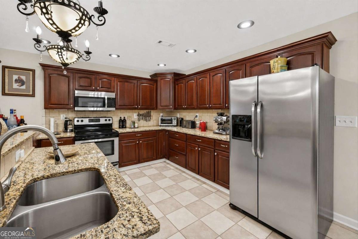 2298 Holly Court Cumming - Photo 8