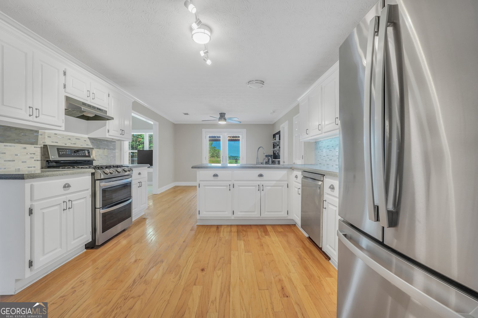 563 Heathmoor Drive McDonough - Photo 18