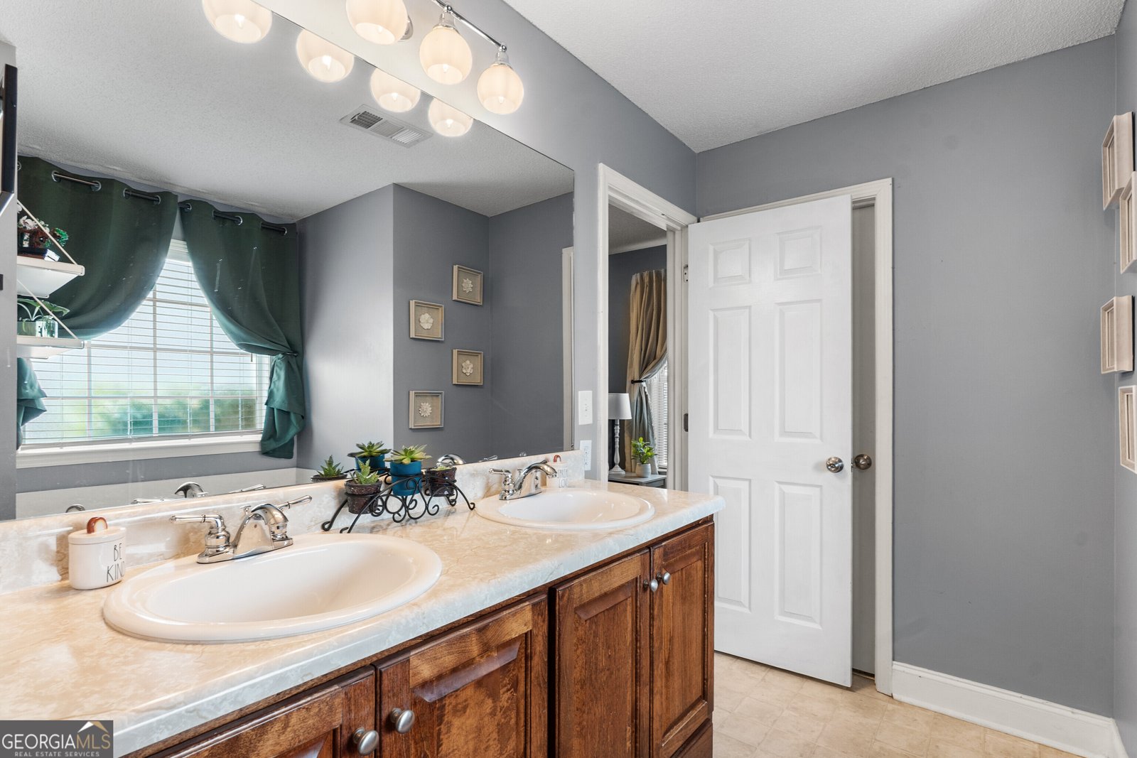 418 Covington Cove Byron - Photo 33