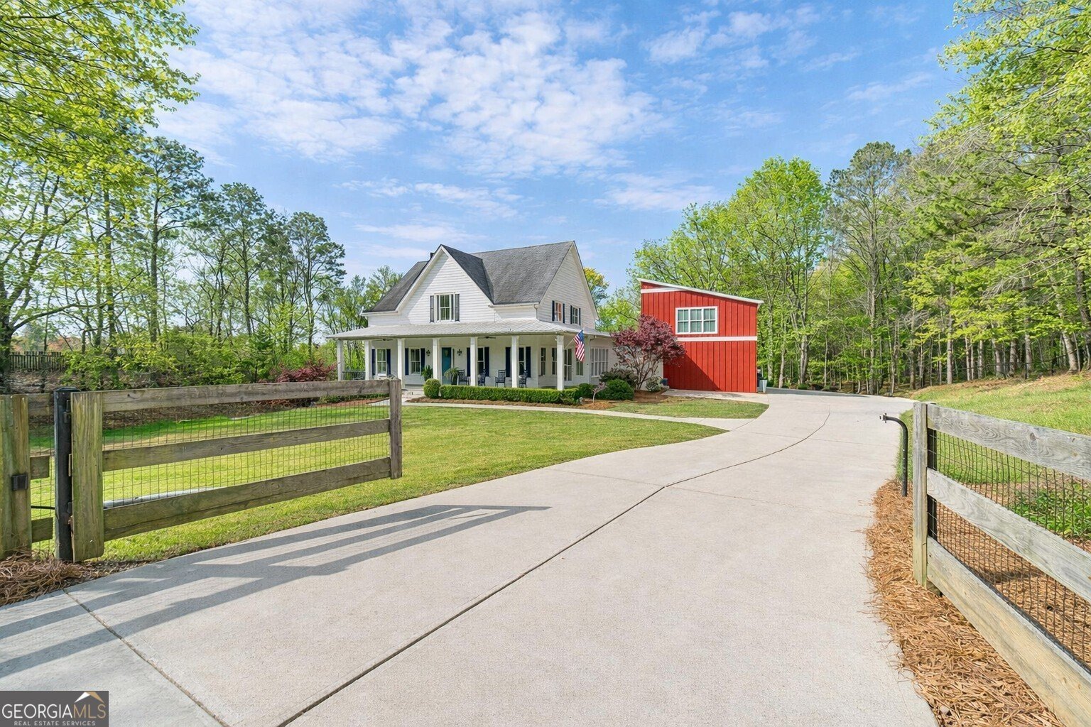 220 Audreys Way Suwanee - Photo 1