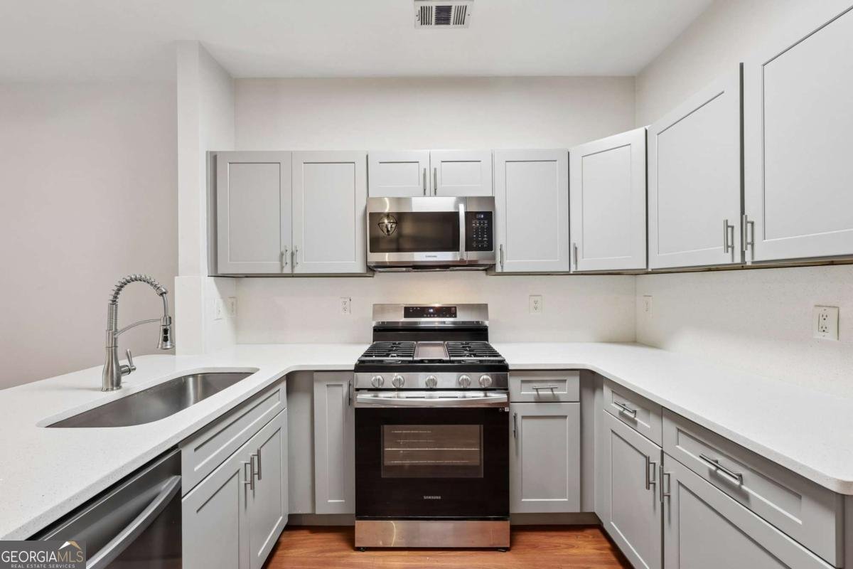 3286 Mill Springs Circle Buford - Photo 9