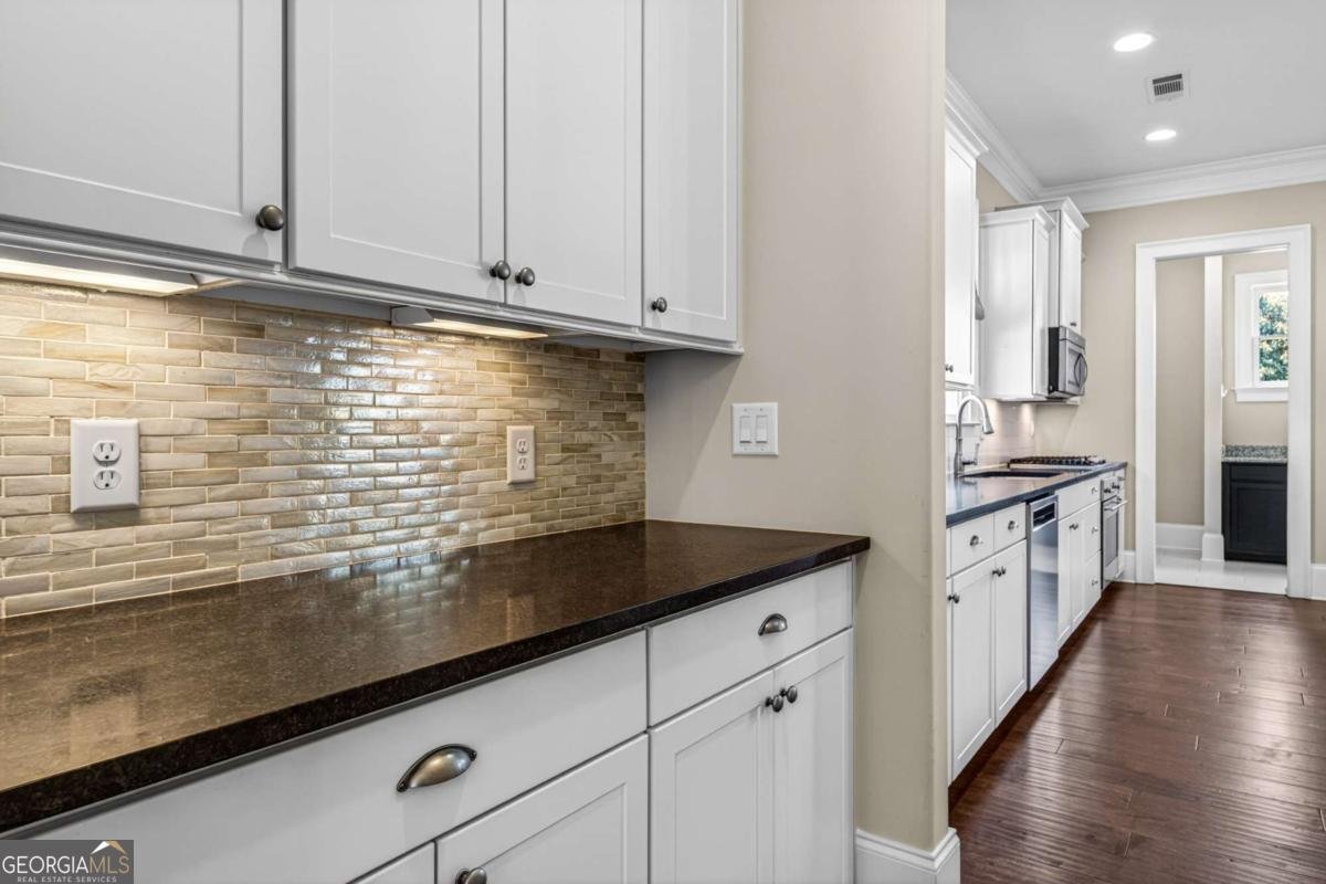3855 Greenleffe Drive Statham - Photo 12