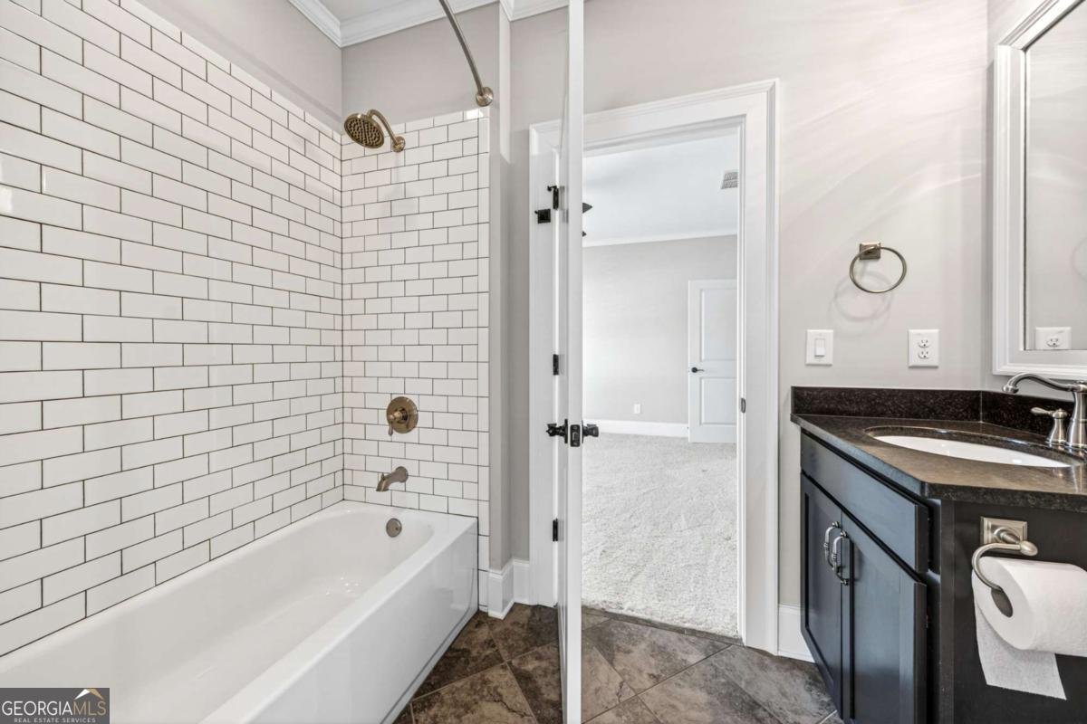 3855 Greenleffe Drive Statham - Photo 43
