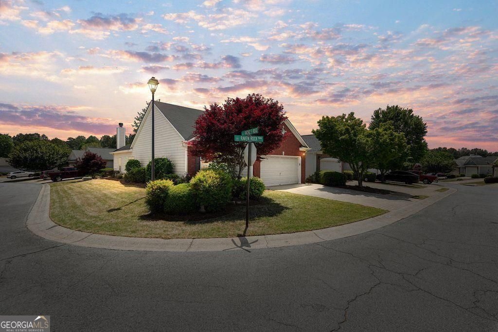 1411 Raven Rock Trail Kennesaw - Photo 1
