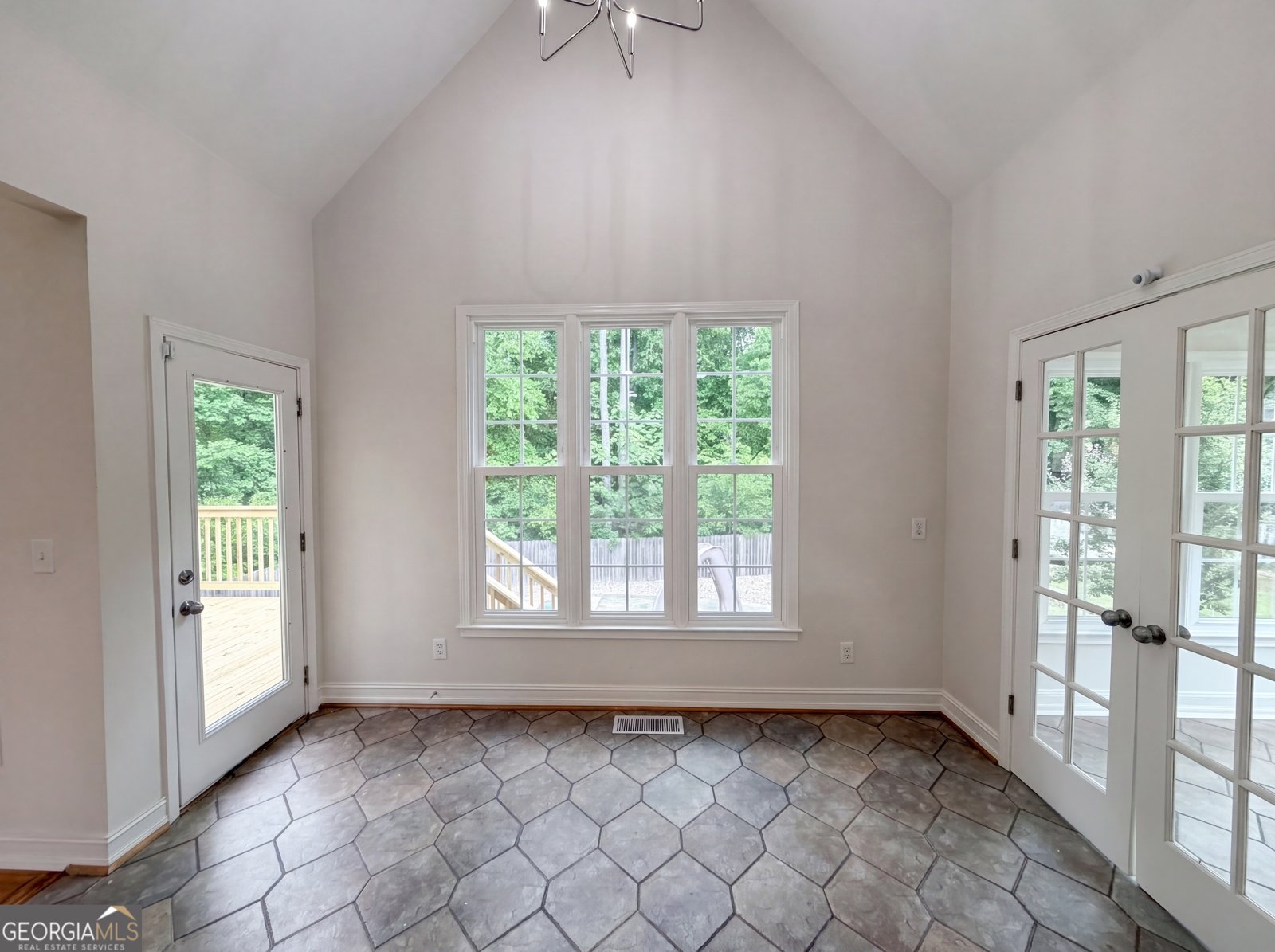 724 Beacon Cove Lawrenceville - Photo 8