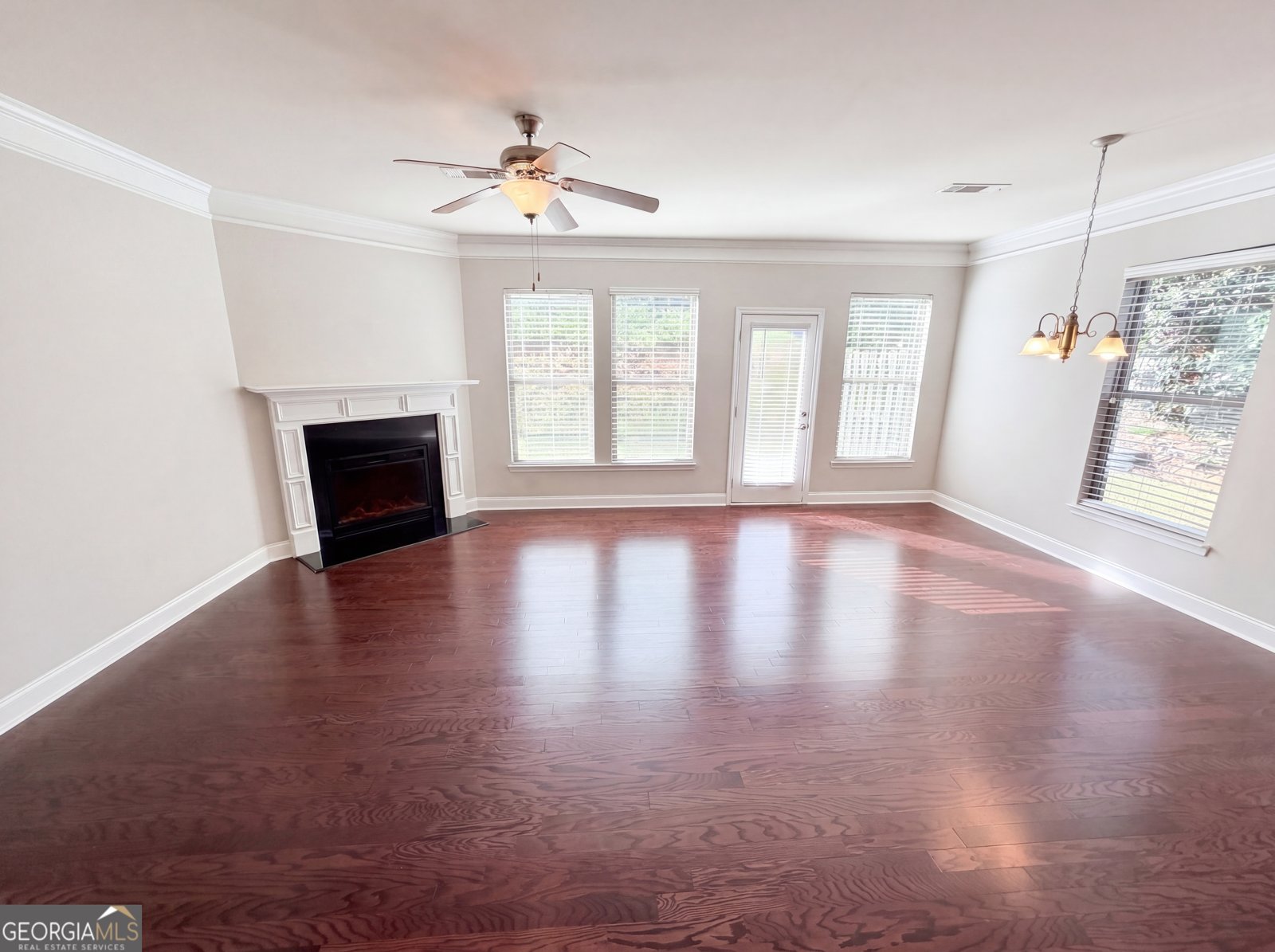 10555 Naramore Lane Alpharetta - Photo 11