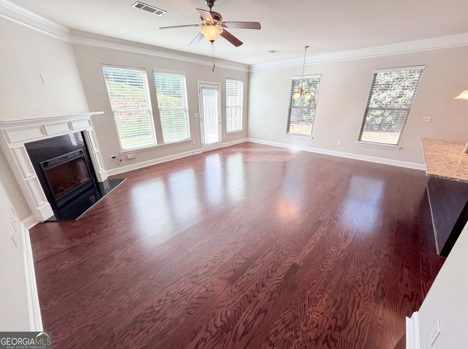 10555 Naramore Lane Alpharetta - Photo 12
