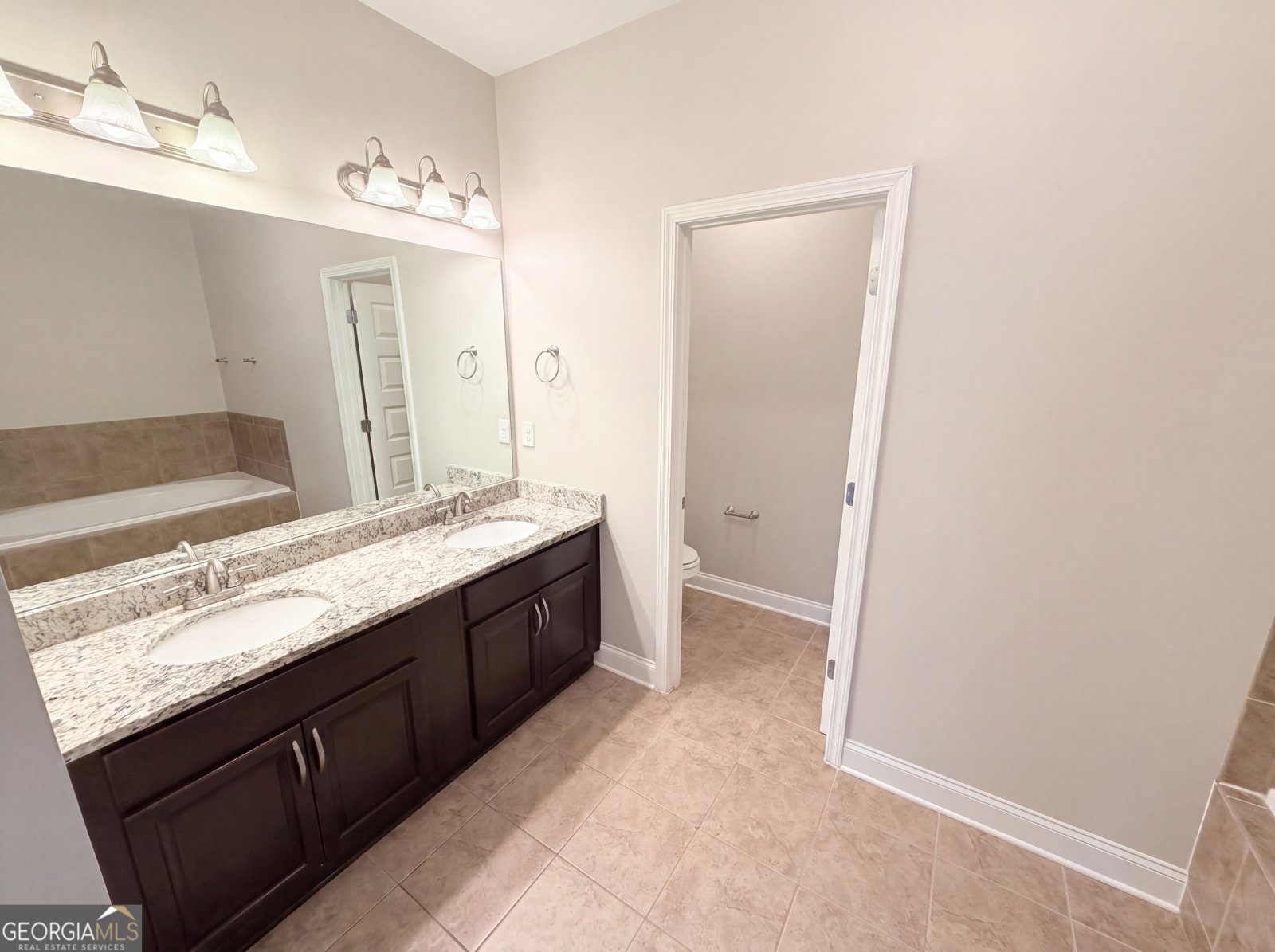10555 Naramore Lane Alpharetta - Photo 6