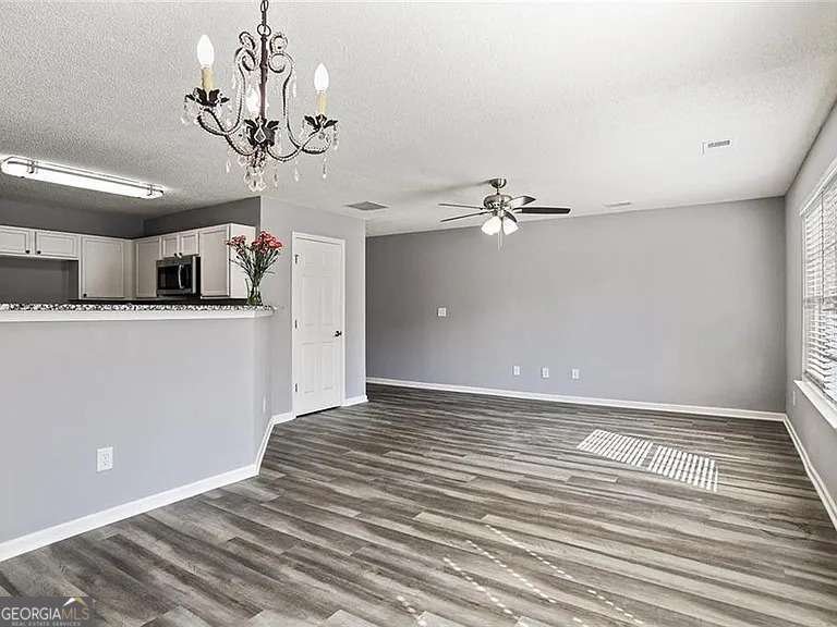 5446 Waterfall Court Atlanta - Photo 9