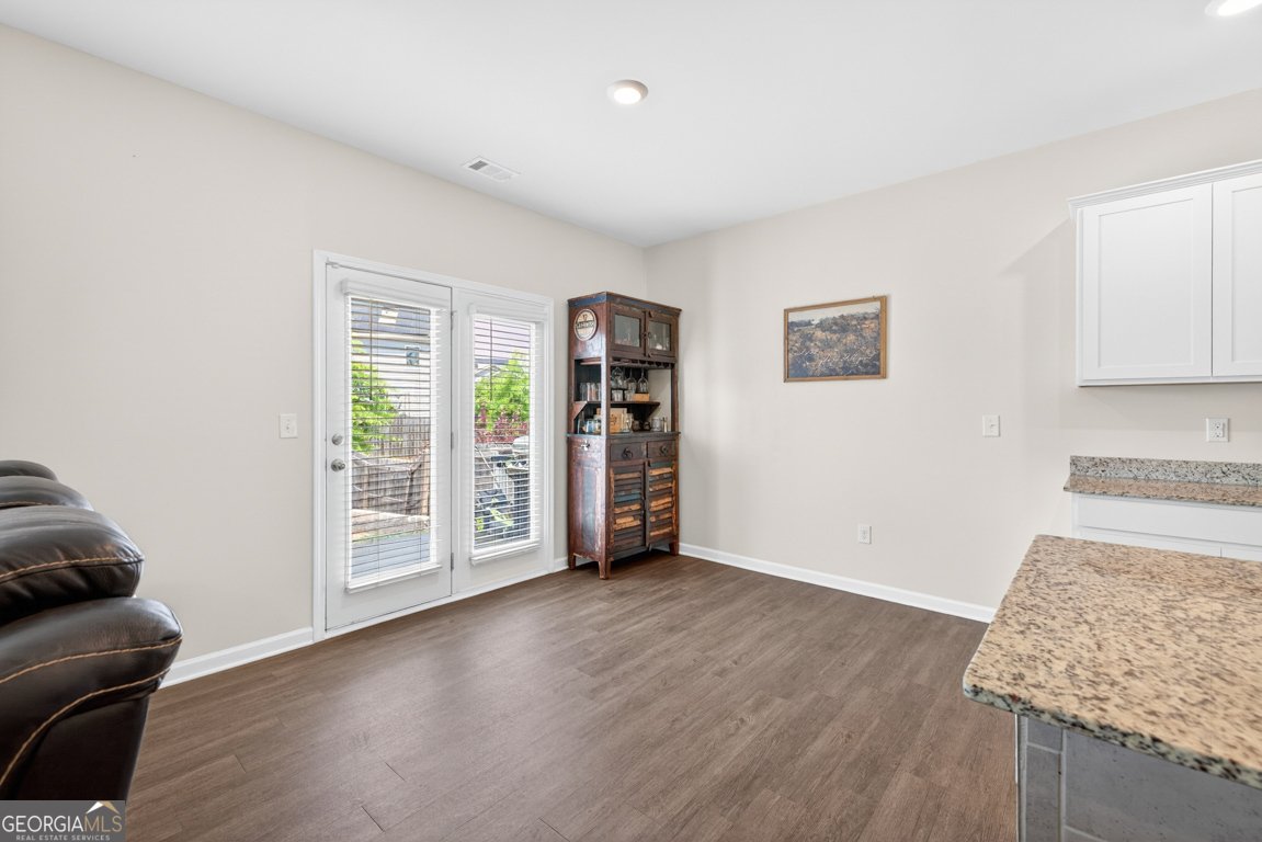 5525 Barberry Avenue Oakwood - Photo 9