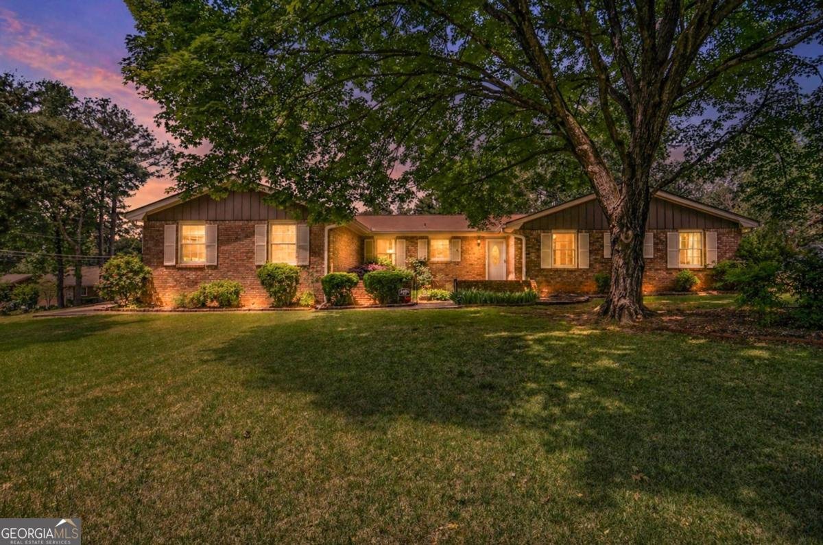 4465 Lisa Way Lilburn - Photo 1