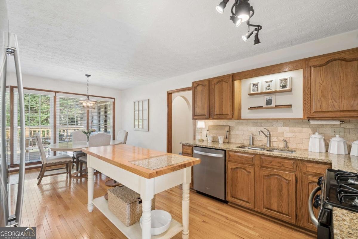 11210 Surrey Park Trail Johns Creek - Photo 10