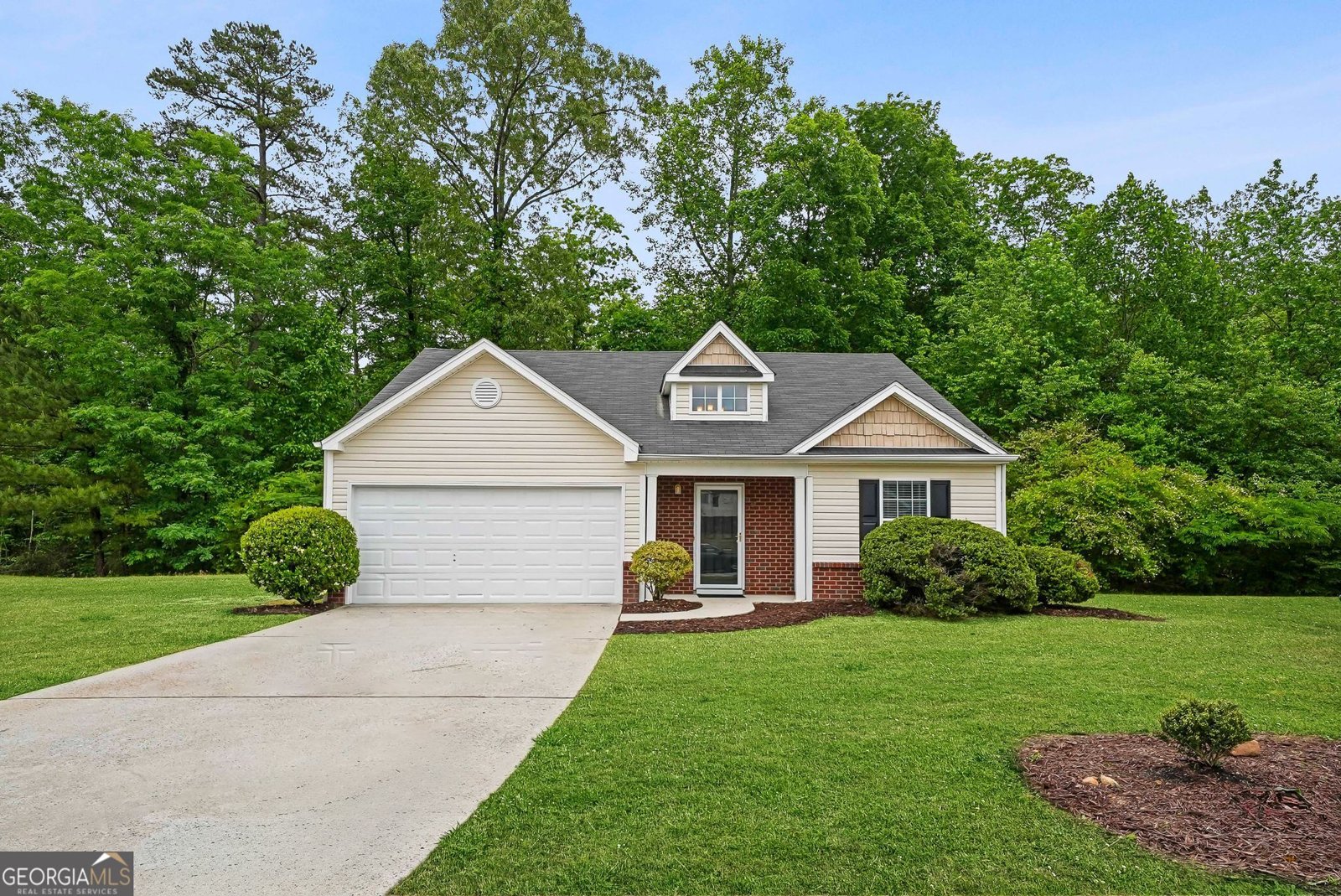 6753 Merrywood Drive Fairburn - Photo 1
