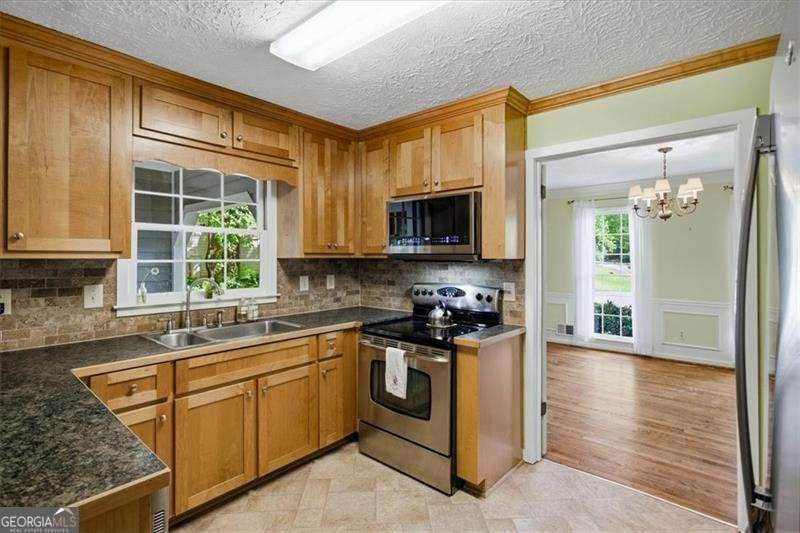 2481 Weatherford Court Marietta - Photo 10