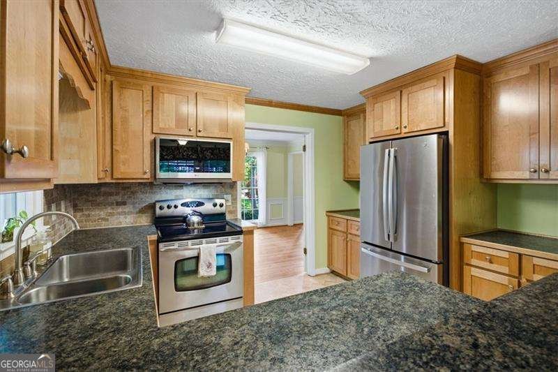 2481 Weatherford Court Marietta - Photo 11