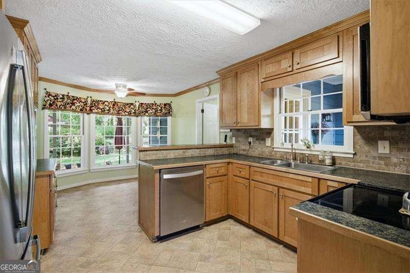 2481 Weatherford Court Marietta - Photo 9