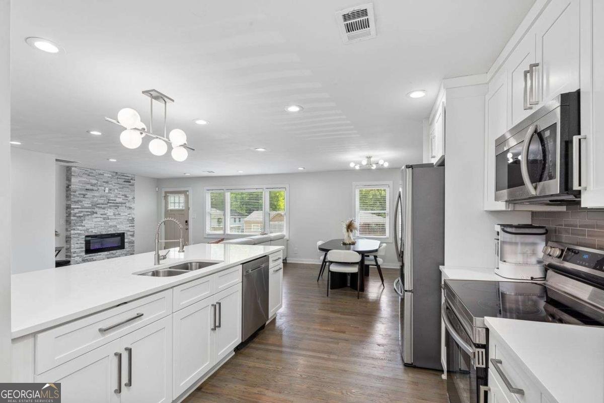 2353 Larchwood Road Atlanta - Photo 8