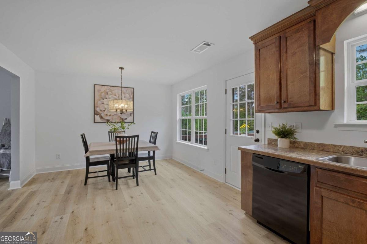 5458 Latham Manor Drive Gainesville - Photo 13