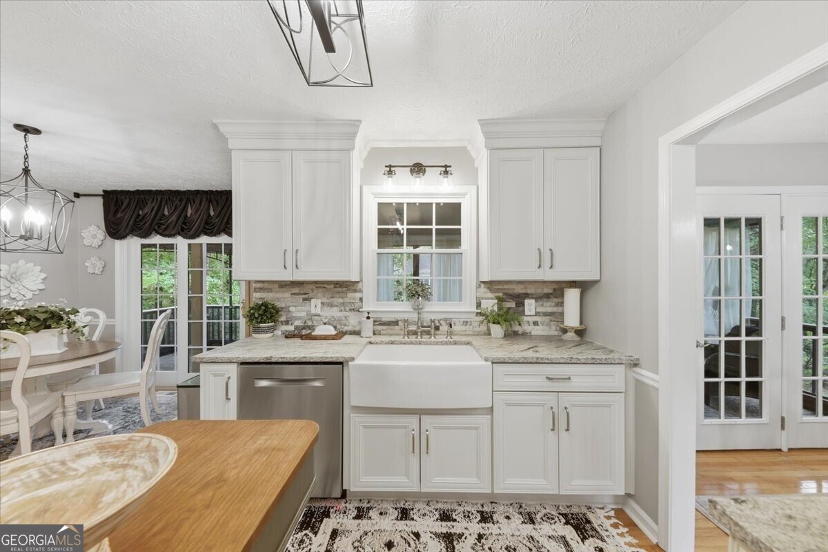 305 Pamela Place Canton - Photo 9