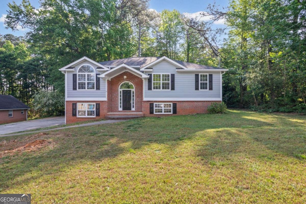 3911 Brianna Drive Powder Springs - Photo 1