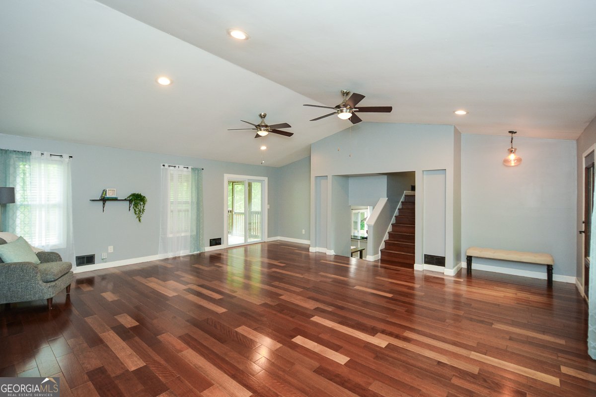 810 Hampton Court Woodstock - Photo 6