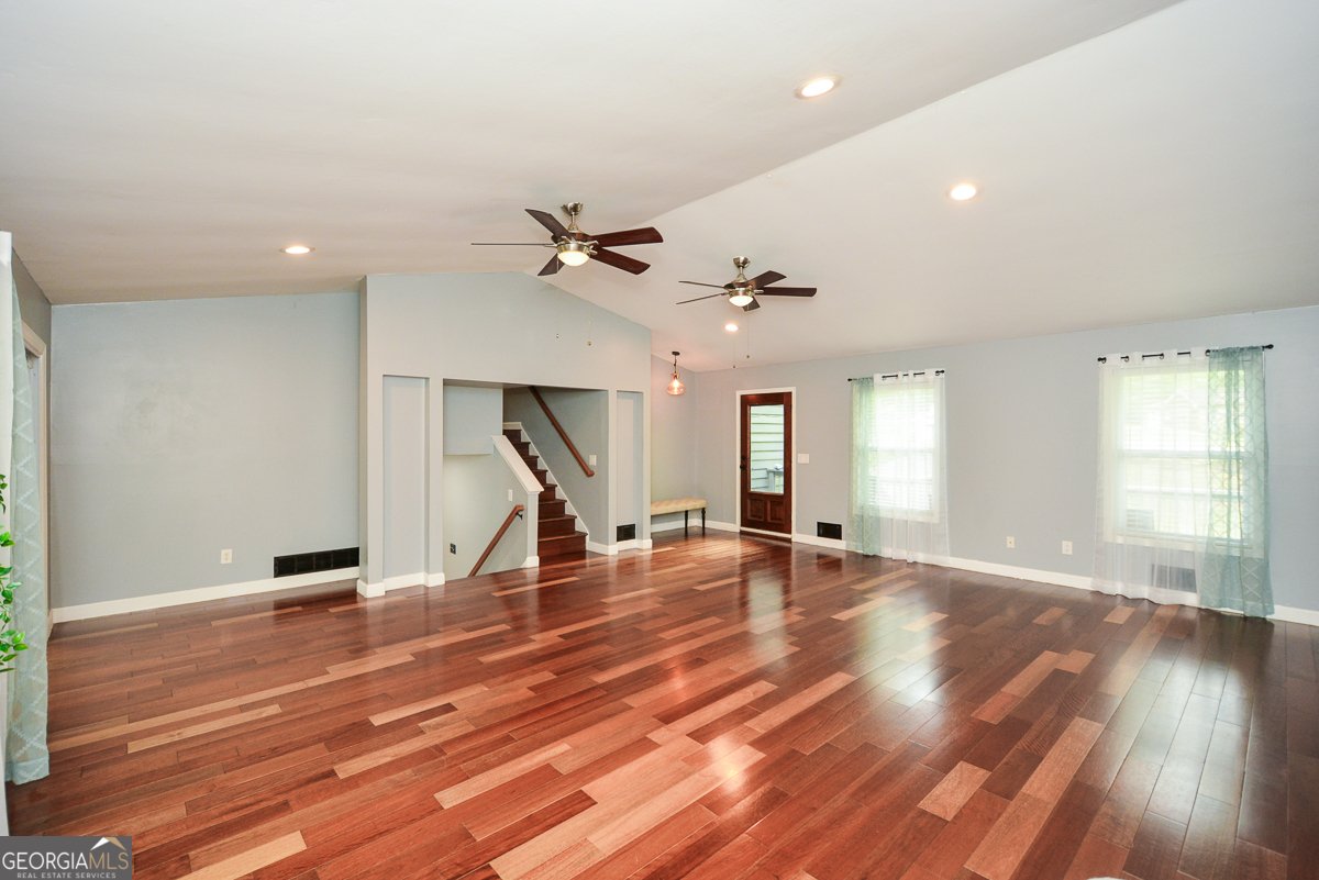 810 Hampton Court Woodstock - Photo 7