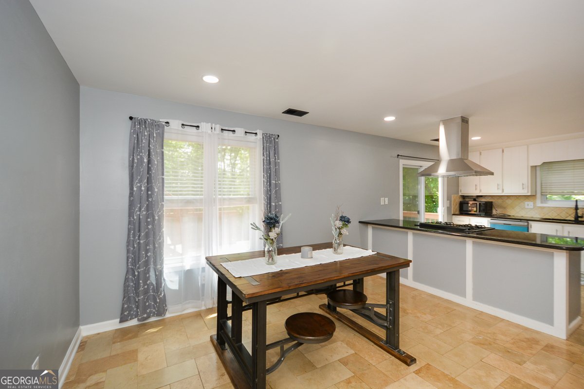 810 Hampton Court Woodstock - Photo 9