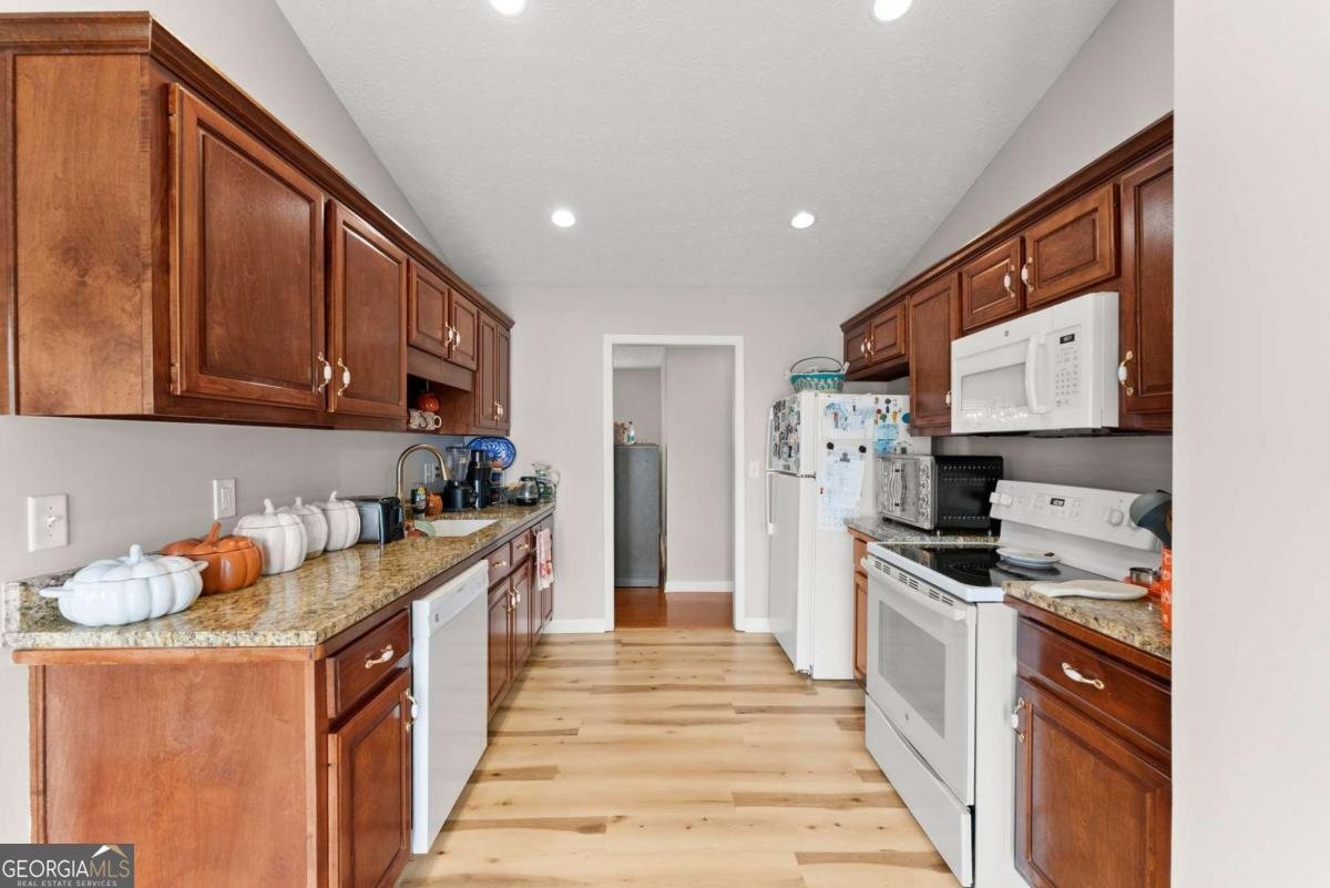 4570 Summerset Drive Gainesville - Photo 13