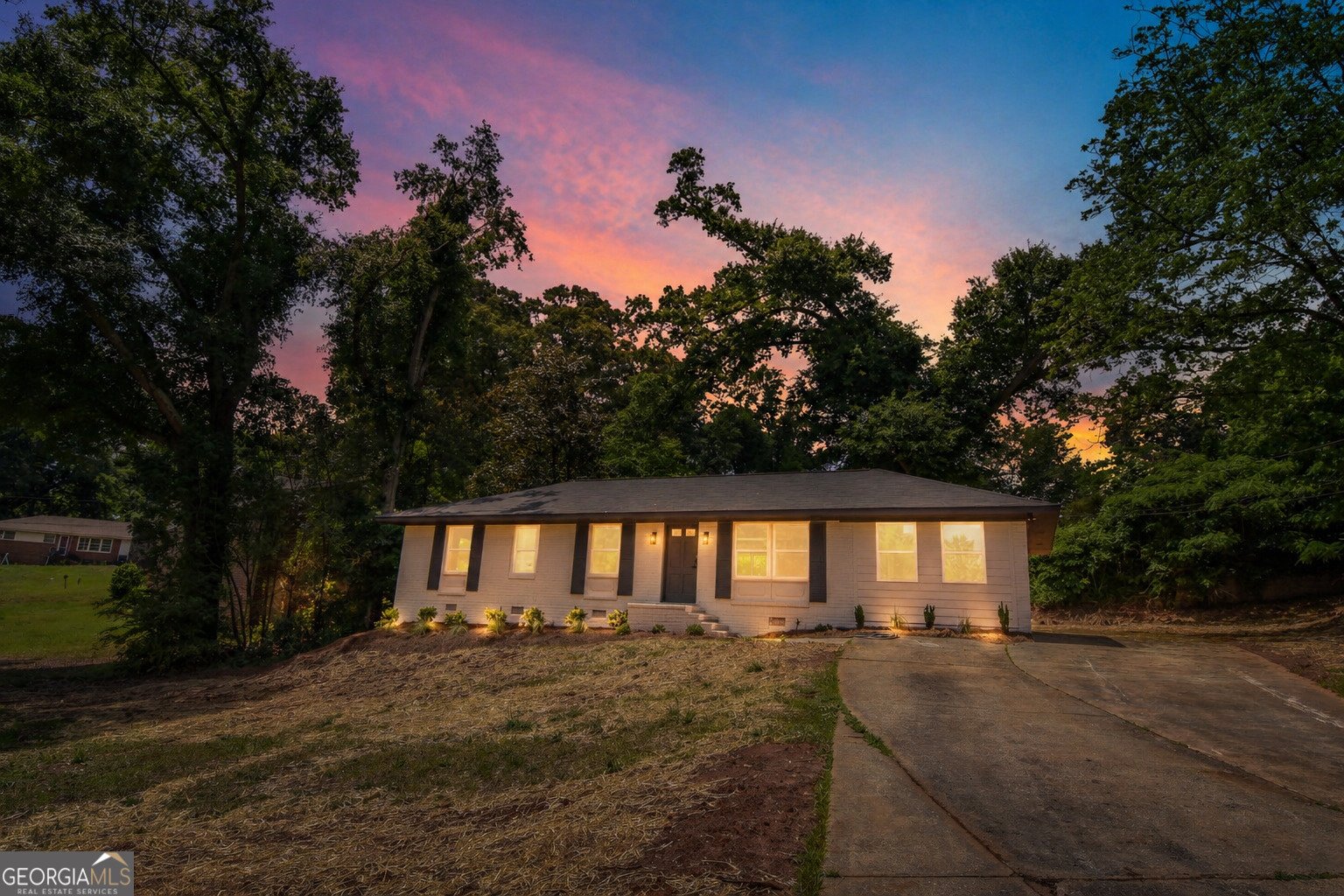 1545 Oakhill Drive Griffin - Photo 1