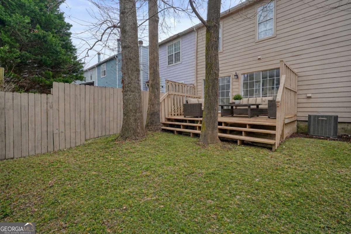 6617 Meadow Green Circle Peachtree Corners - Photo 12