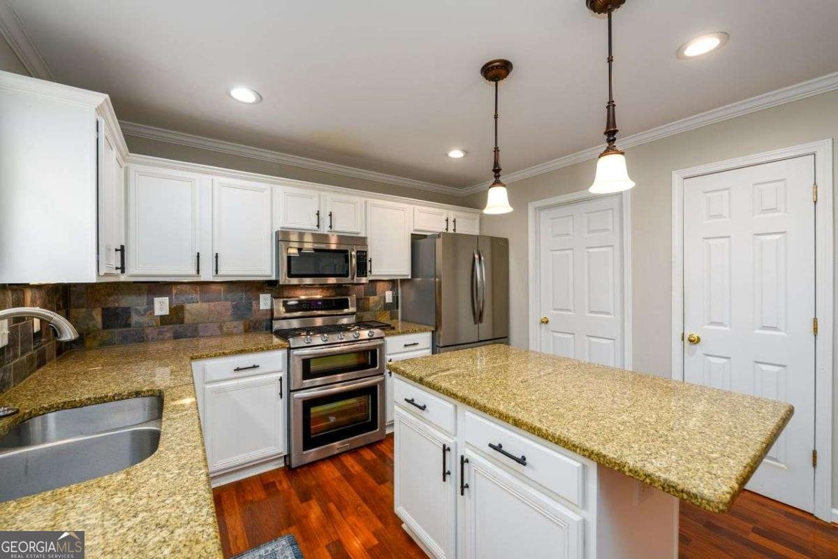2190 Highland Gate Drive Cumming - Photo 10