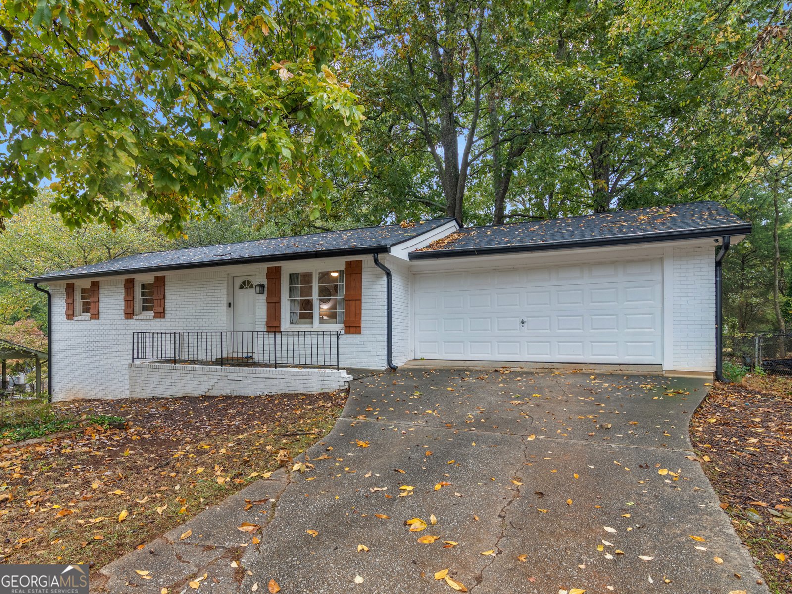 3790 Sweetbriar Circle Lithia Springs - Photo 1