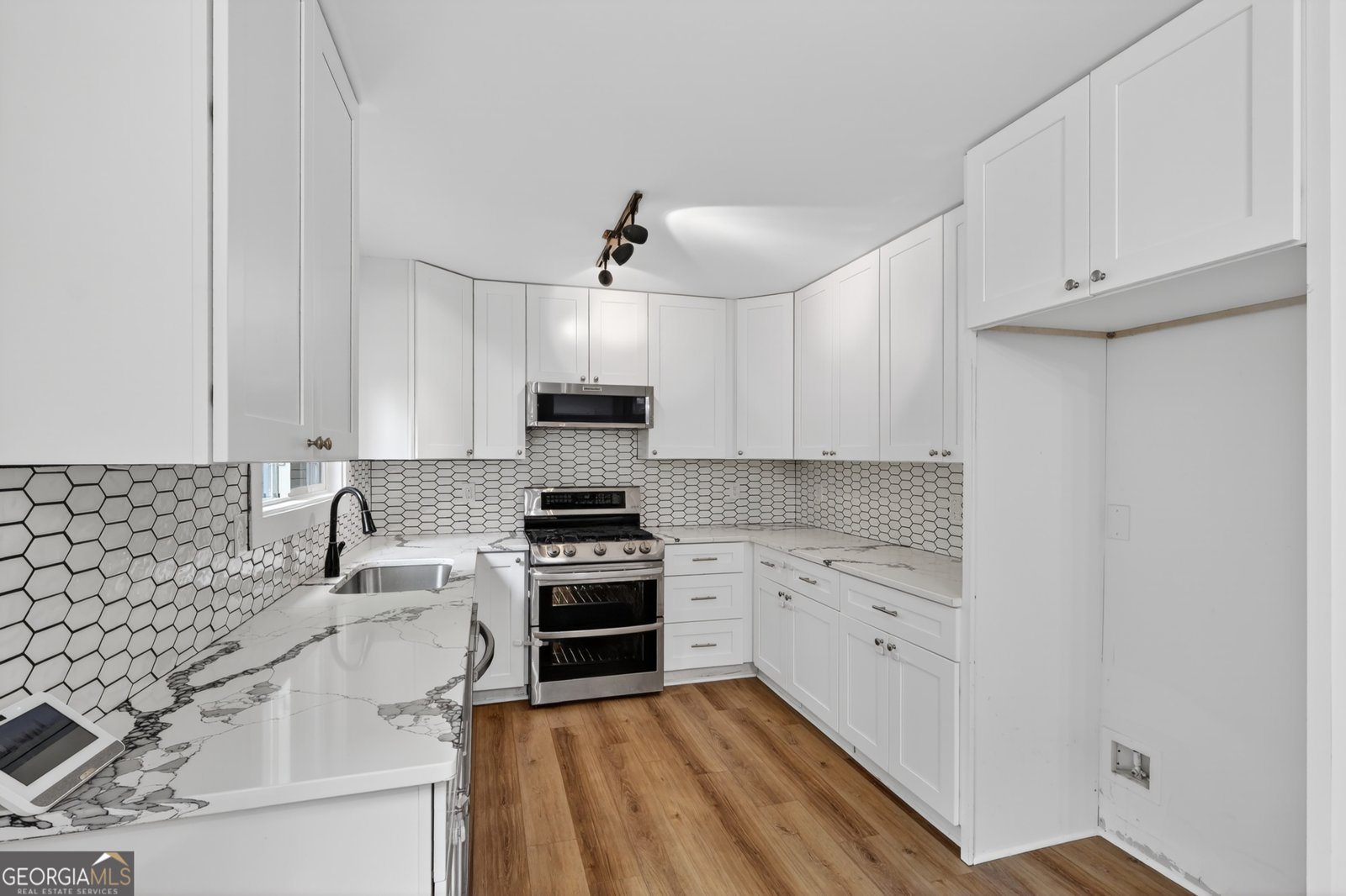 1204 Empire Circle Lawrenceville - Photo 9
