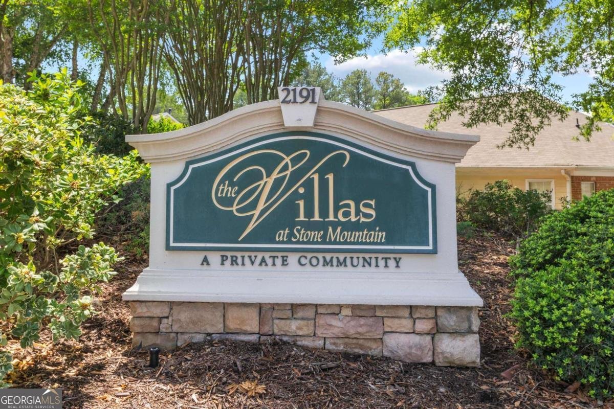 2191 Rockbridge Road Stone Mountain - Photo 1