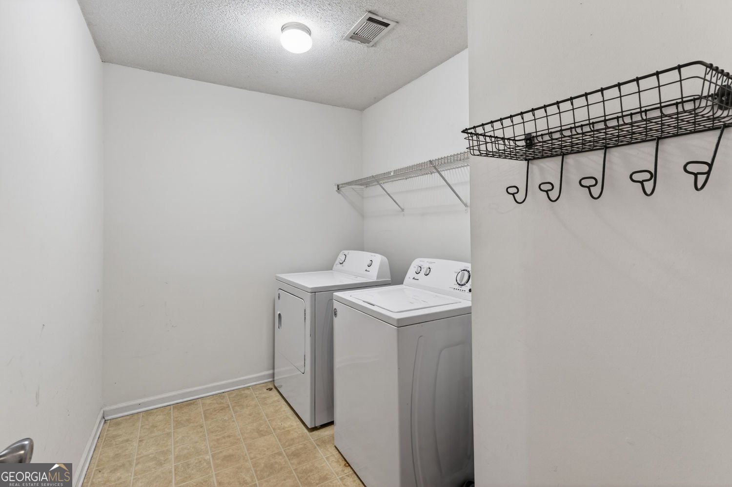 466 Raymond Drive Winder - Photo 7