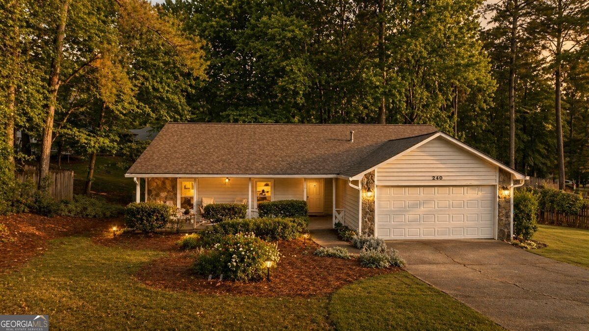 240 Kristie Lane Roswell - main photo