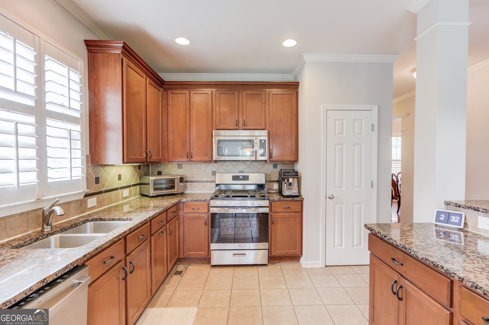 7568 Brookstone Circle Flowery Branch - Photo 19
