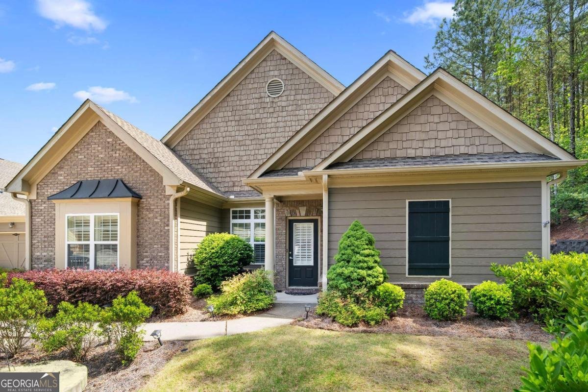 276 Glens Loop Woodstock - Photo 1