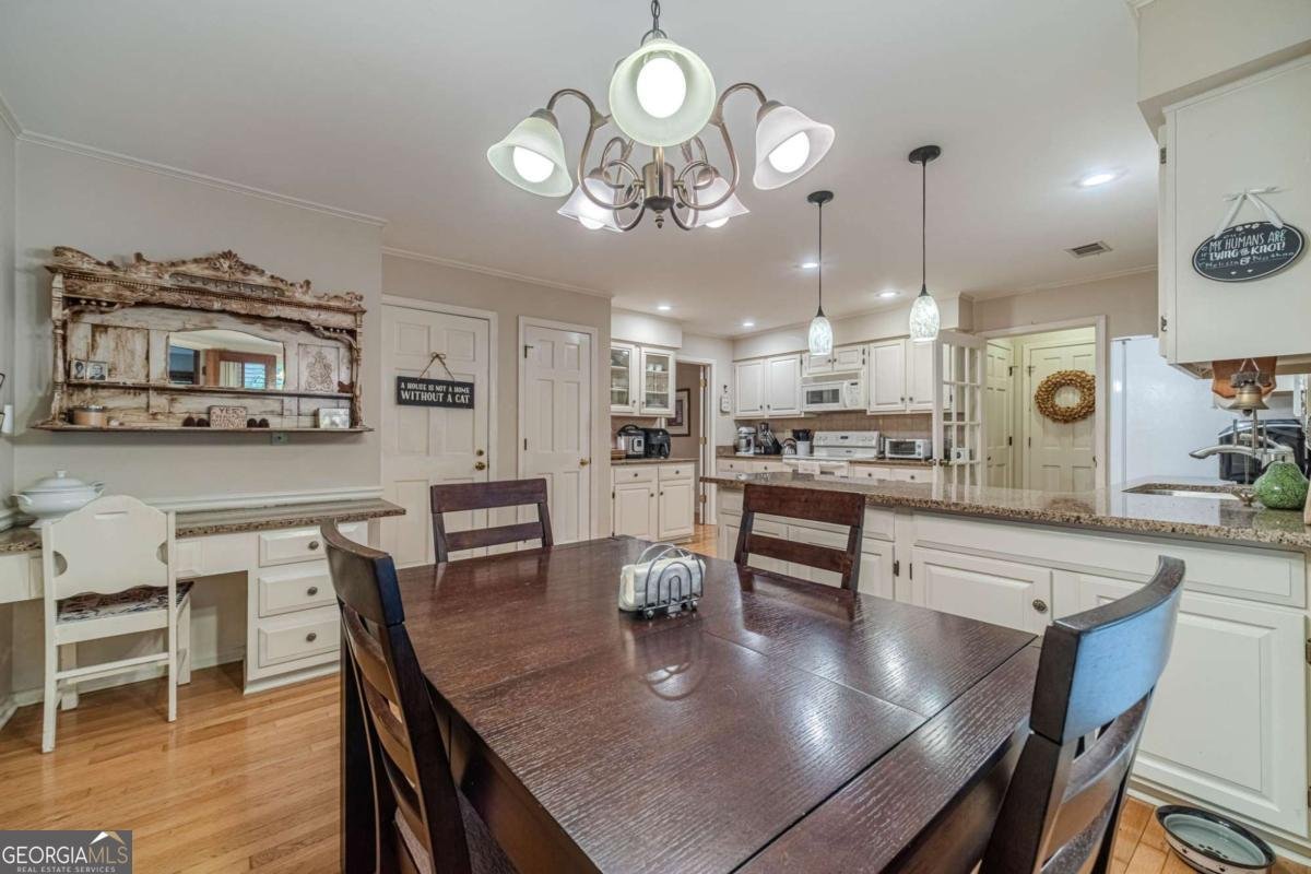 3734 Sandford Court Lilburn - Photo 10