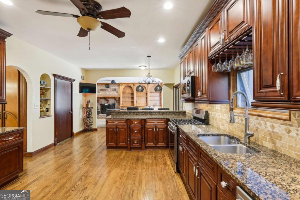 7820 Wynfield Circle Cumming - Photo 9
