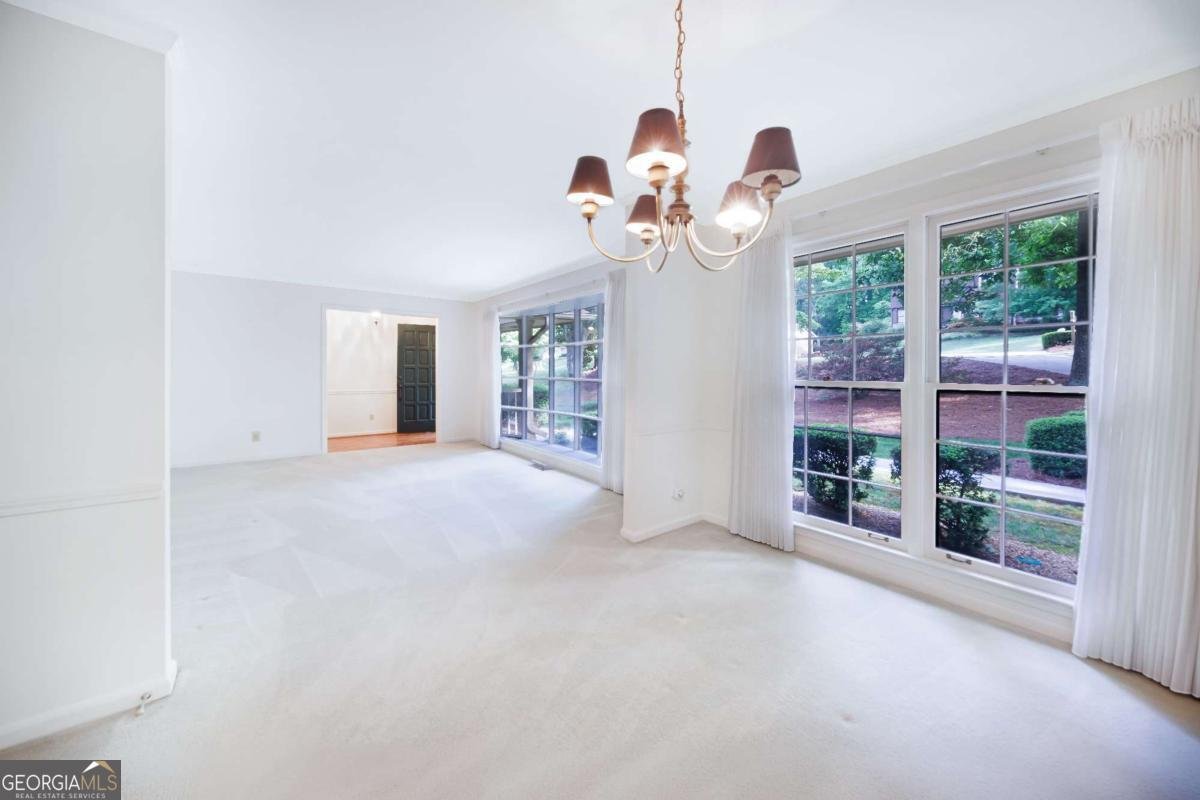 360 Barkshire Lane Roswell - Photo 8