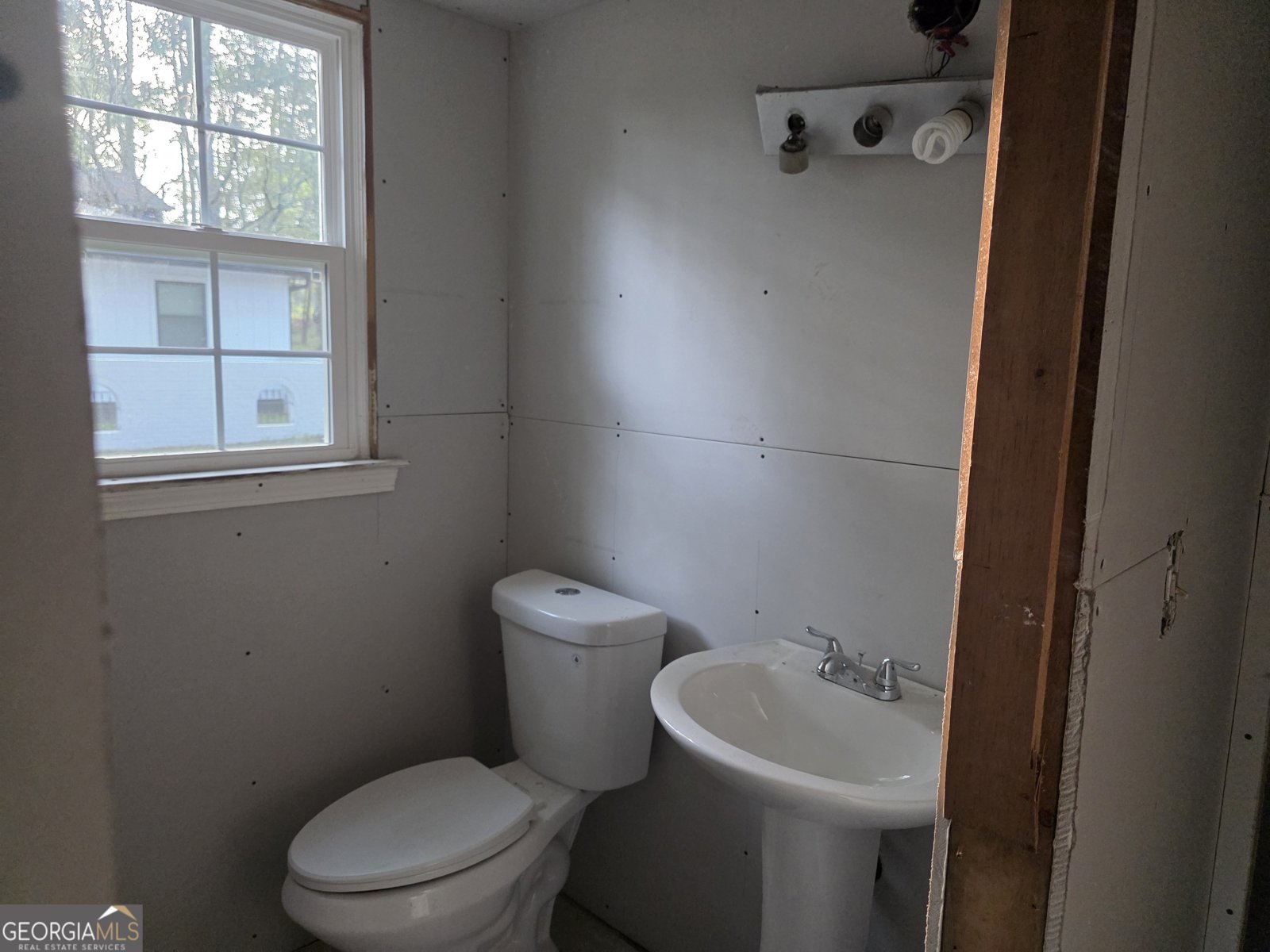 5382 Rockbridge Road Stone Mountain - Photo 12