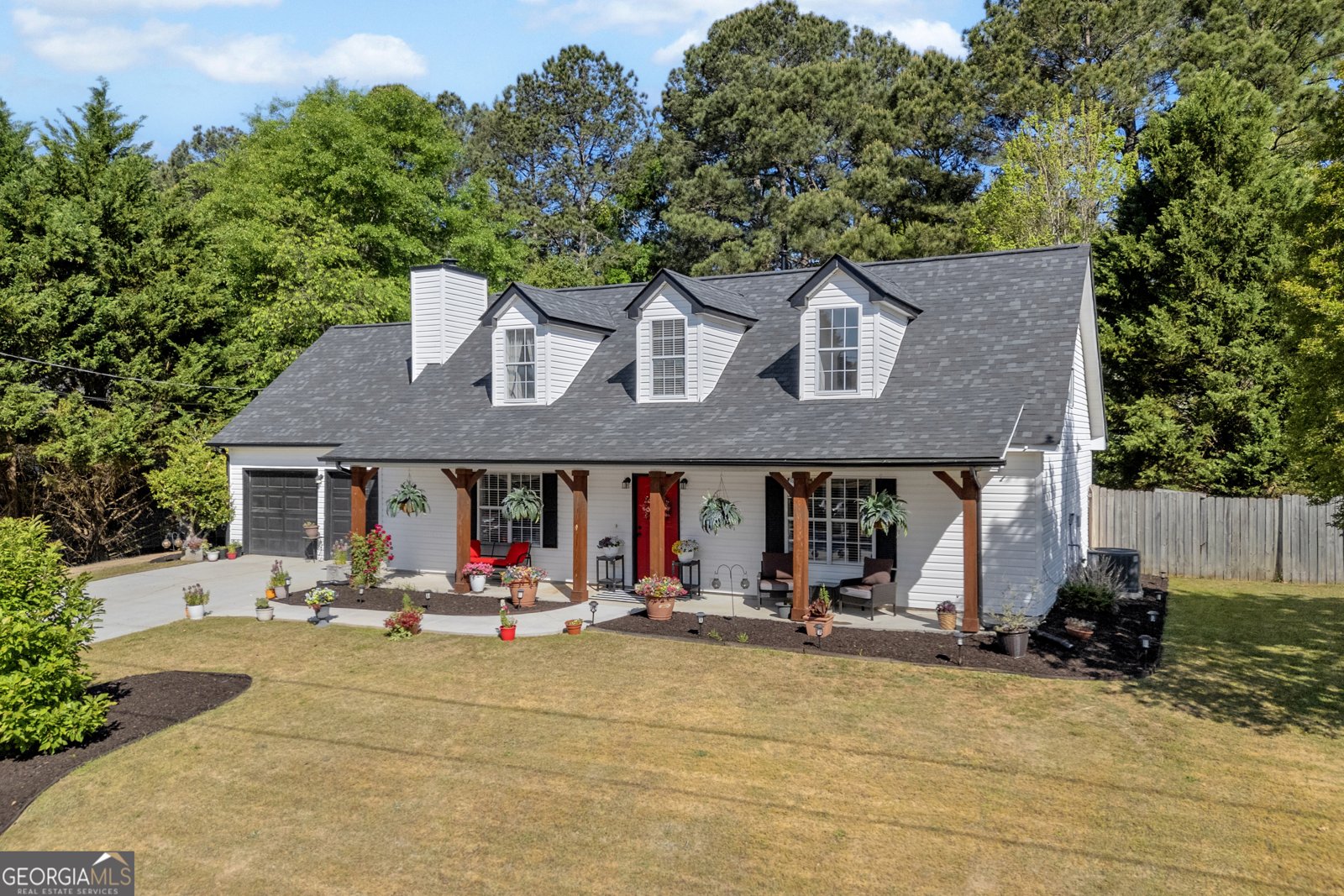 241 Fox Run Loganville - Photo 1