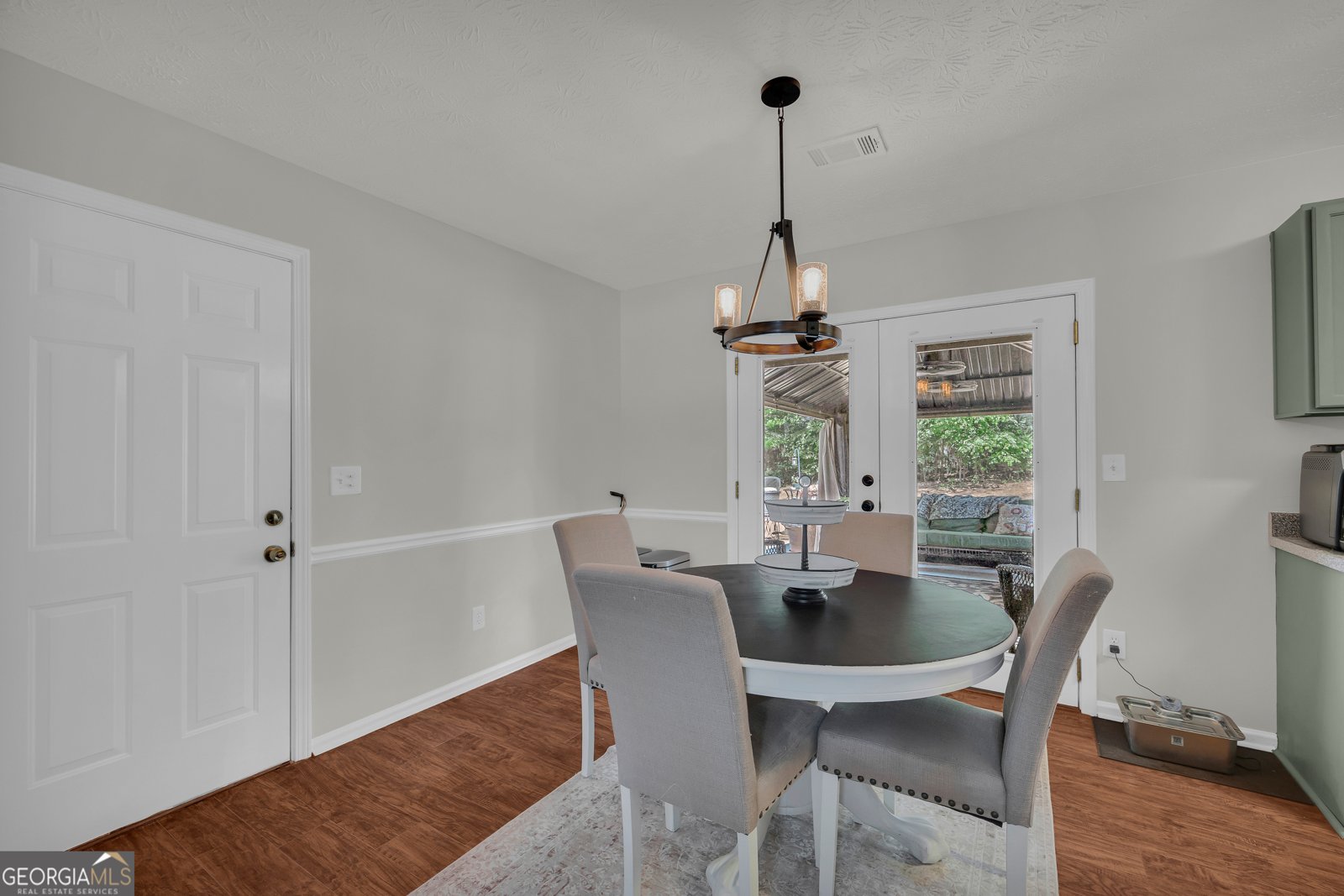 241 Fox Run Loganville - Photo 12