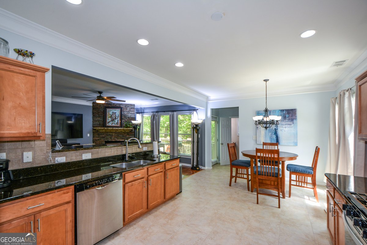 3833 Memphis Drive Suwanee - Photo 14