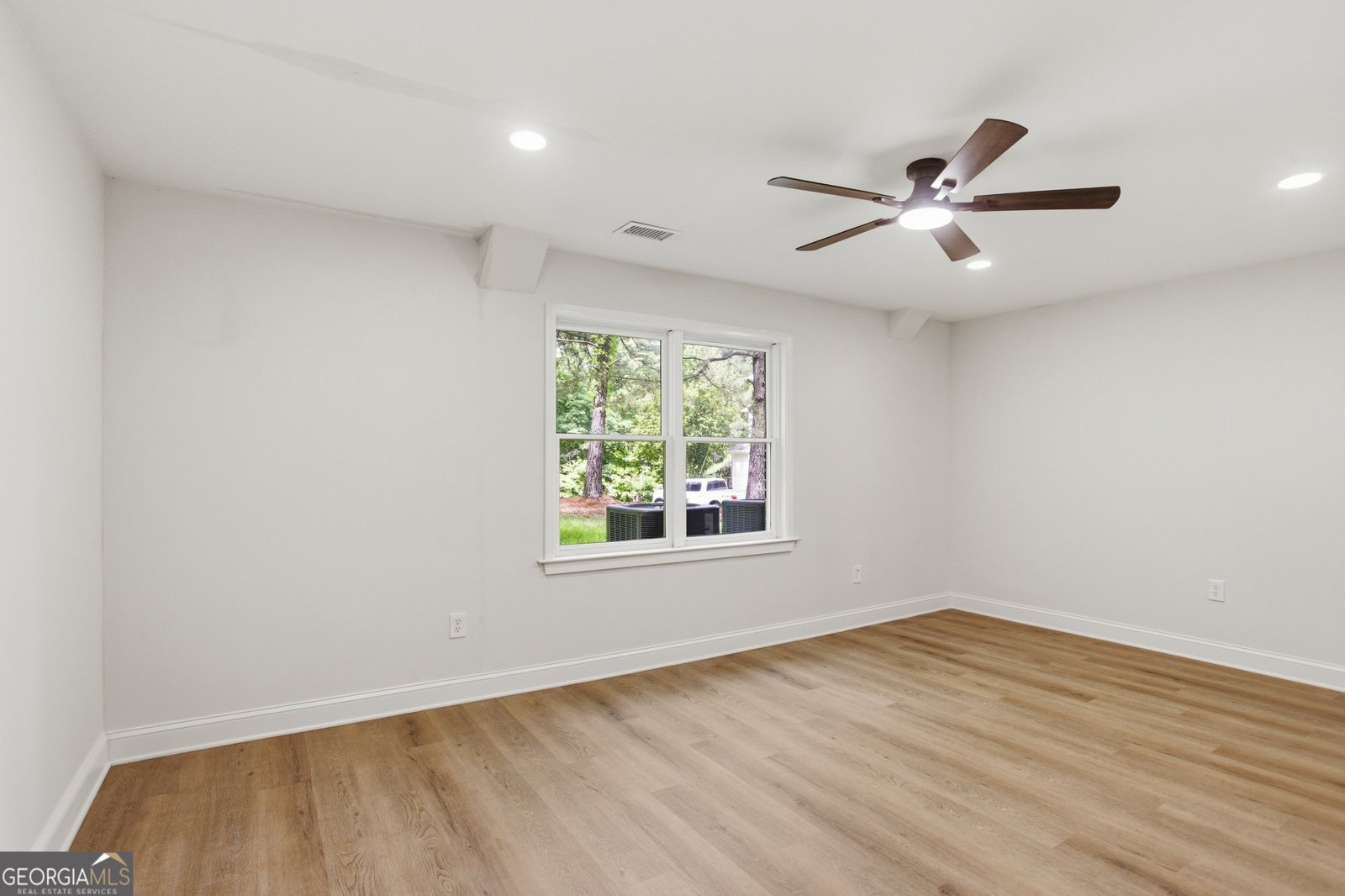 303 River Laurel Way Woodstock - Photo 32
