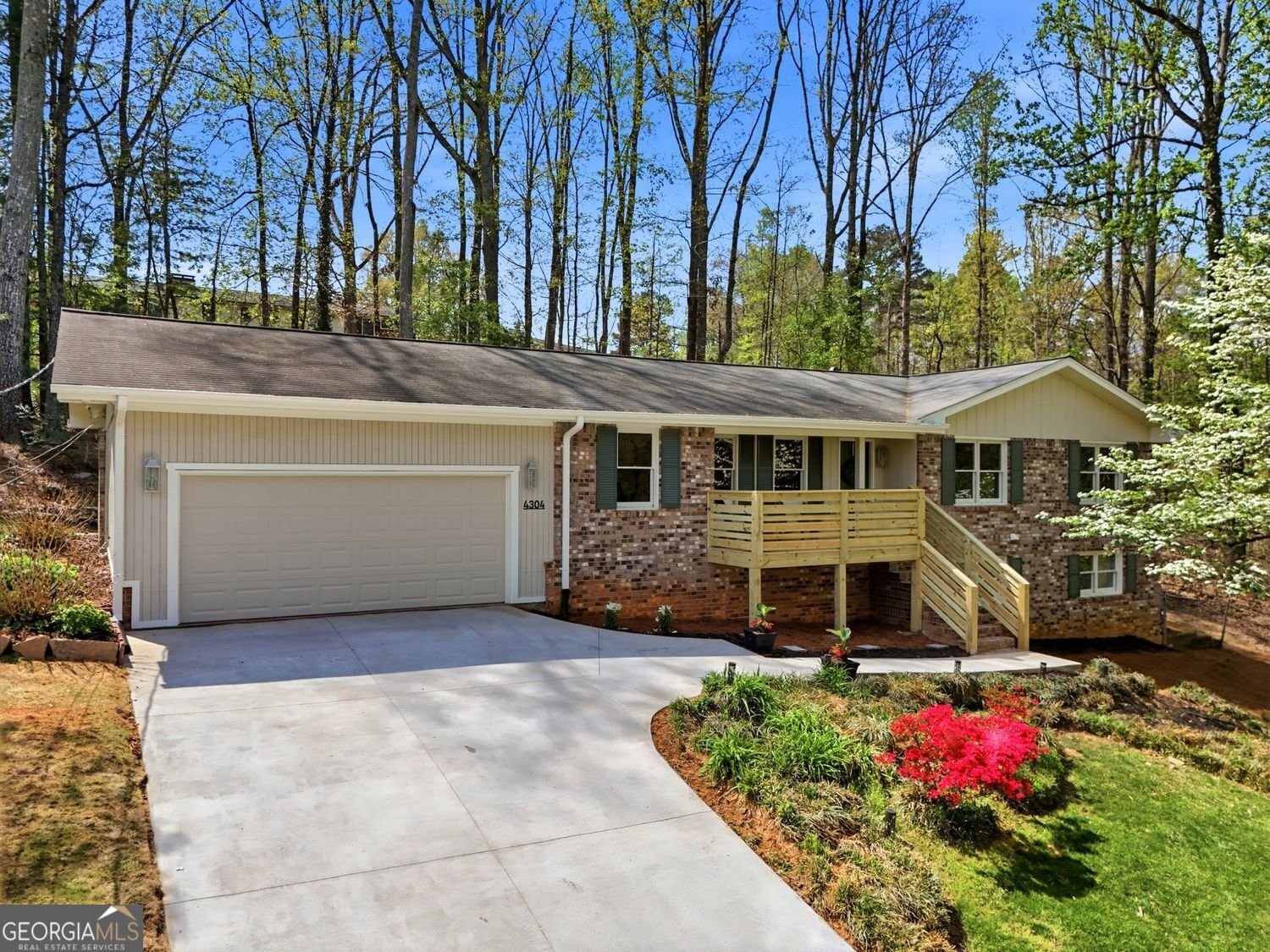 4304 Lindsey Way Roswell - Photo 1