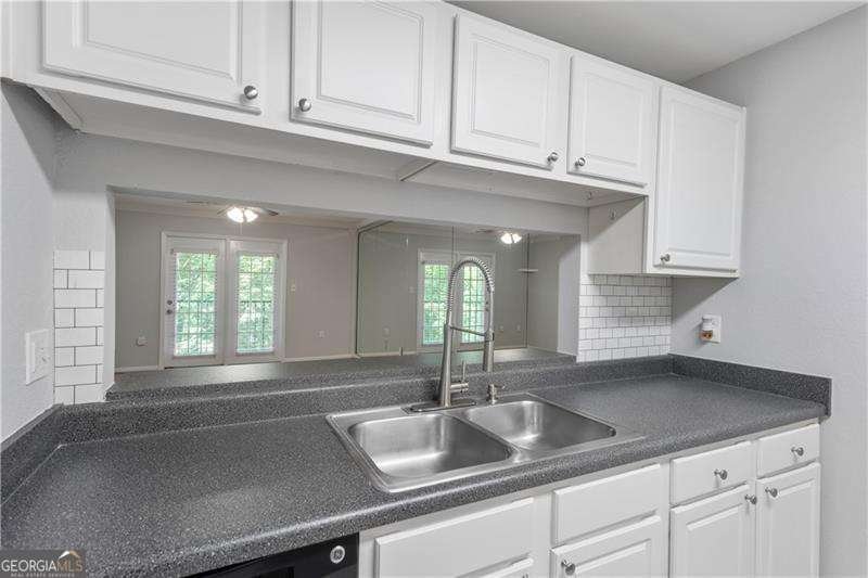 3655 Habersham Road Atlanta - Photo 13